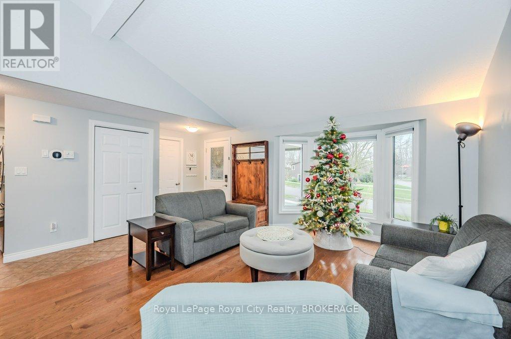 14 Primrose Lane, Guelph, Ontario  N1H 7V4 - Photo 3 - X11896517