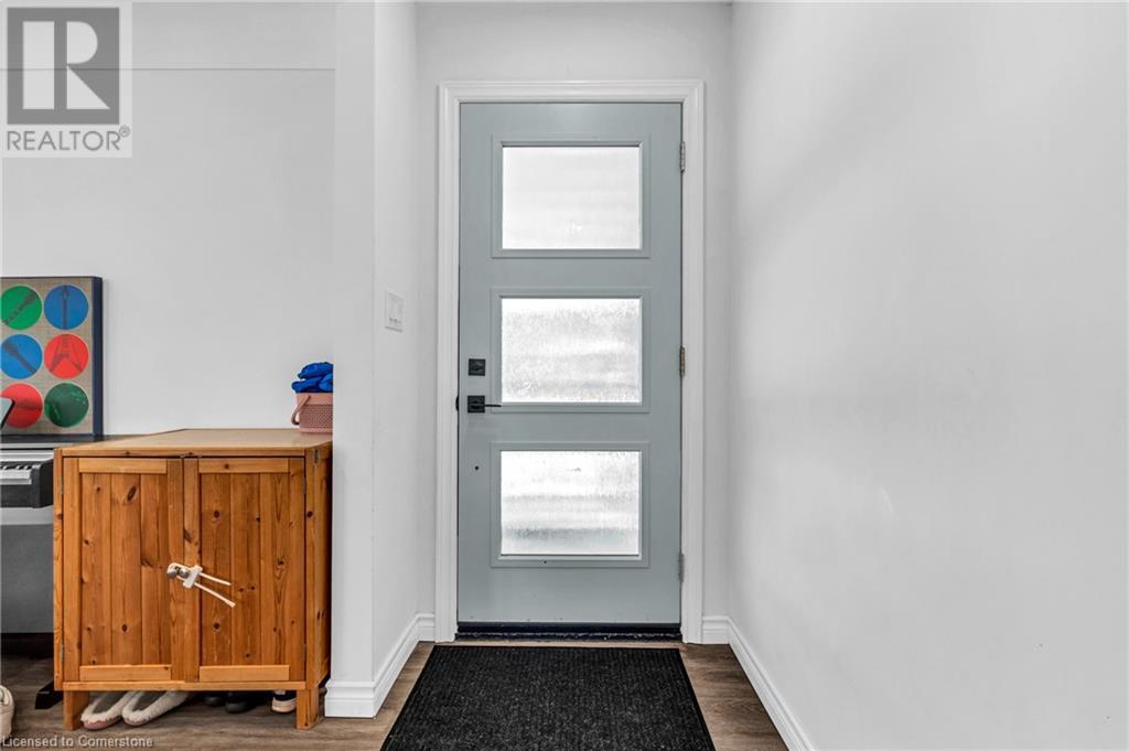 9 Mulock AvenueHamilton, Ontario  L8T 1H2 - Photo 5 - 40684942