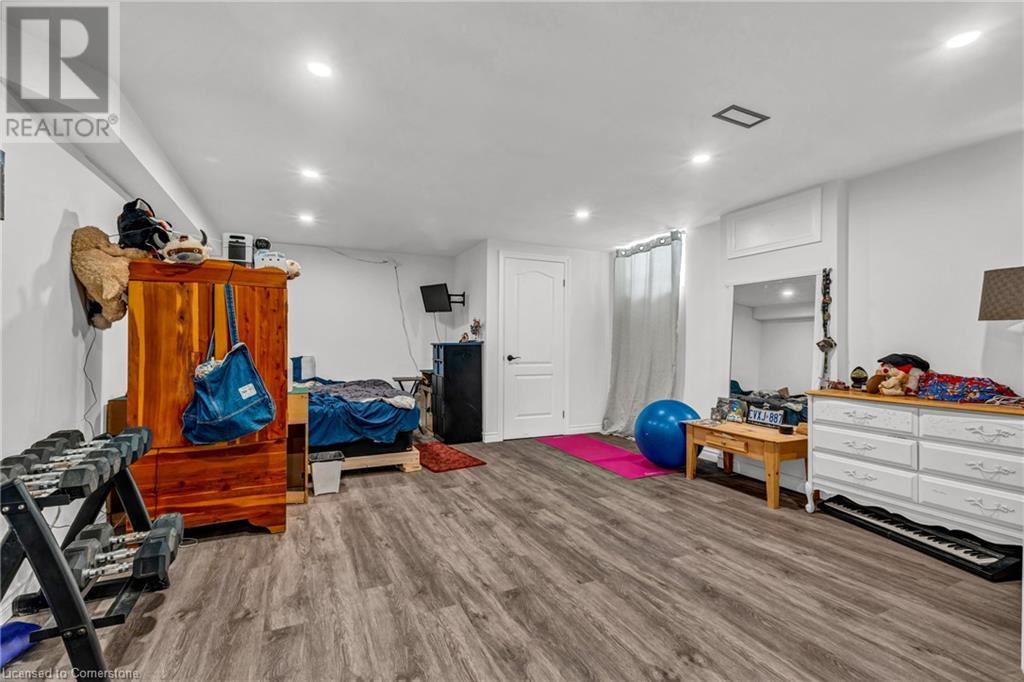 9 Mulock AvenueHamilton, Ontario  L8T 1H2 - Photo 30 - 40684942
