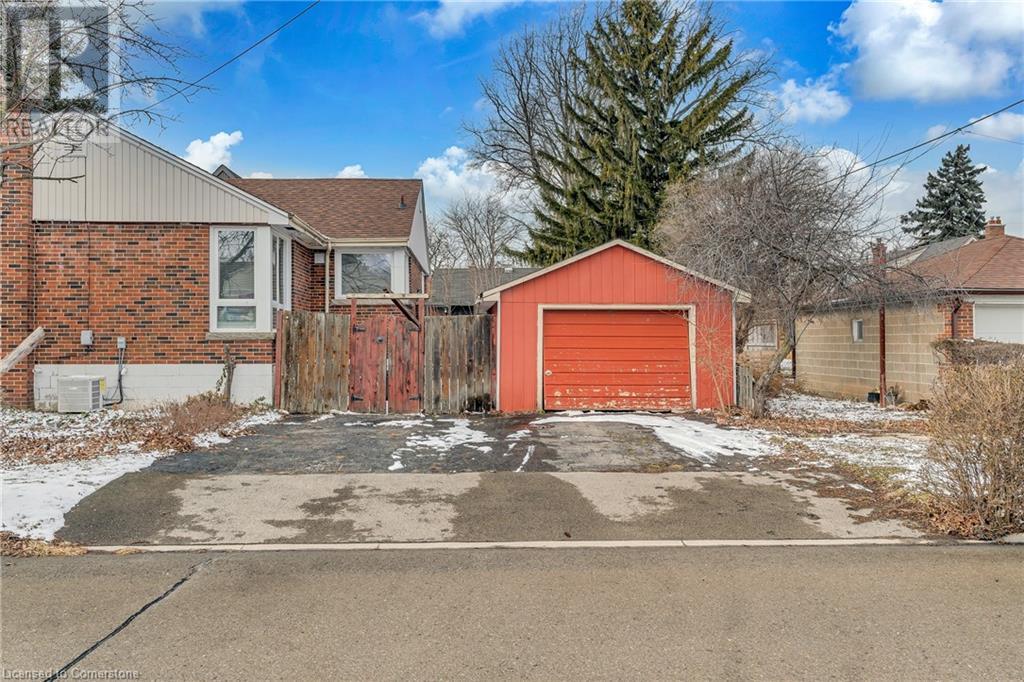 9 Mulock AvenueHamilton, Ontario  L8T 1H2 - Photo 35 - 40684942