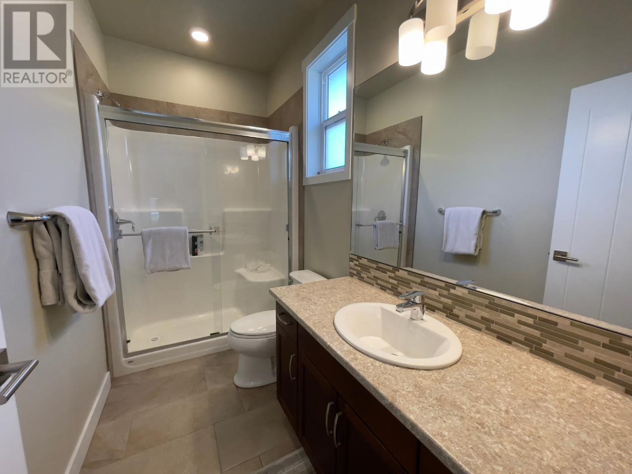Property at 2050 LAWRENCE Avenue image 5