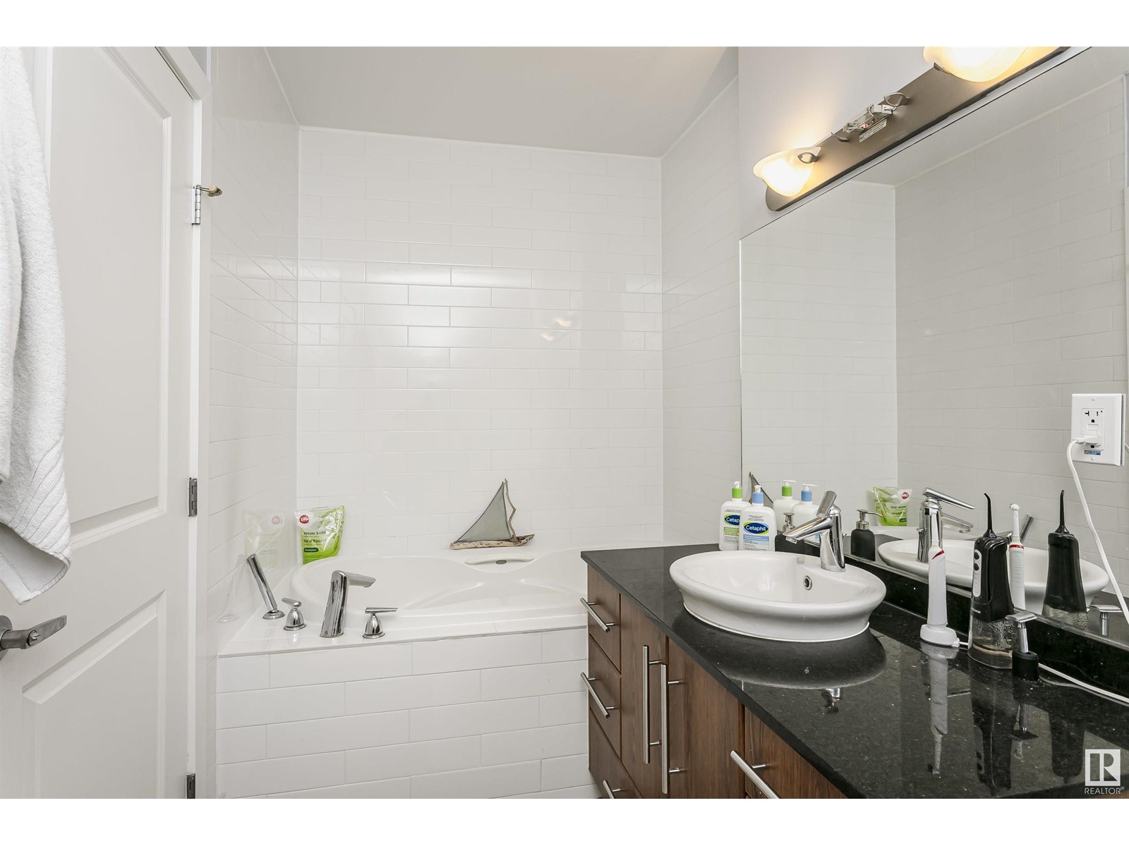 #1203 9819 104 St Nw, Edmonton, Alberta  T5K 0Y8 - Photo 23 - E4416314
