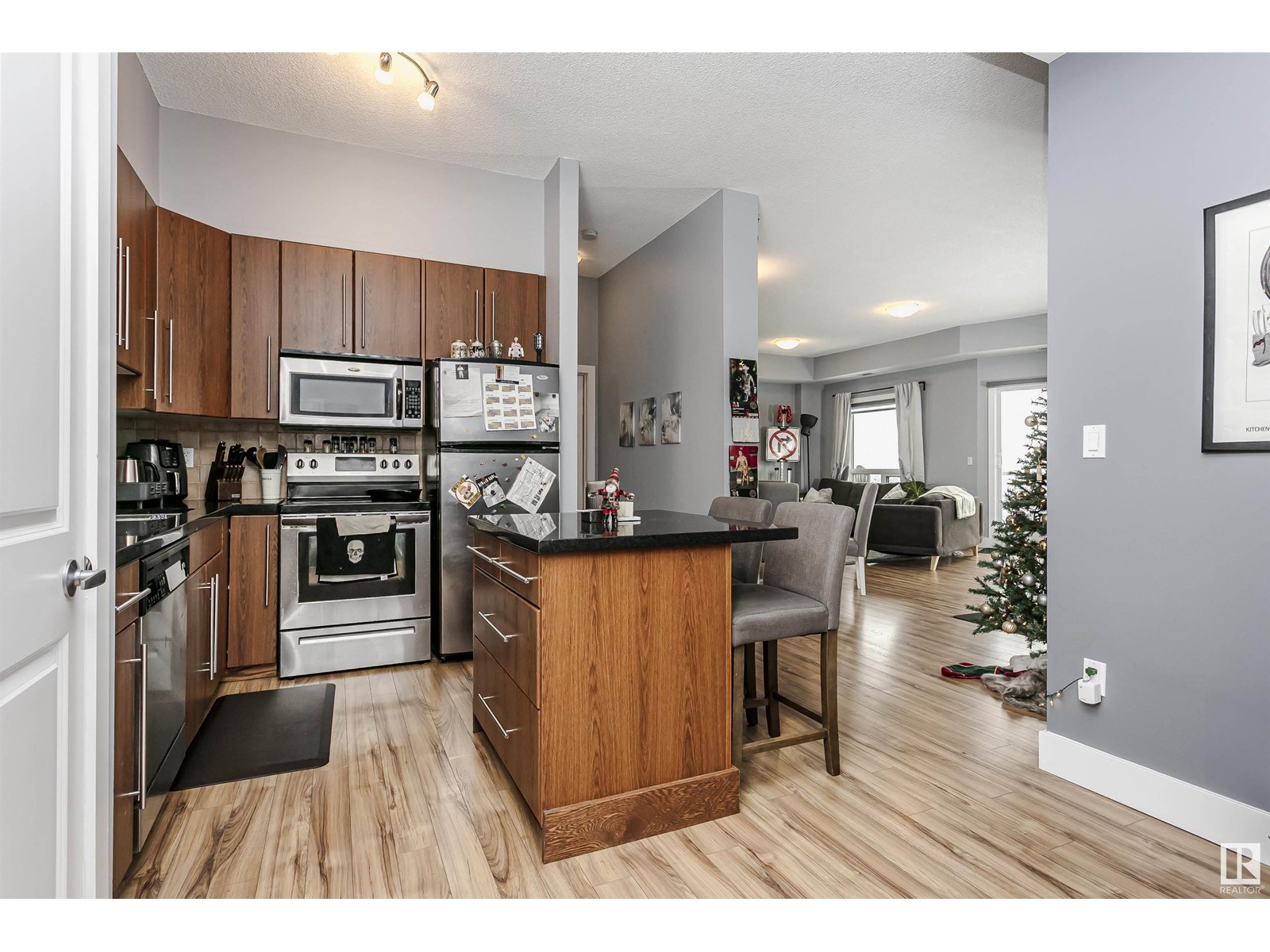 #1203 9819 104 St Nw, Edmonton, Alberta  T5K 0Y8 - Photo 2 - E4416314