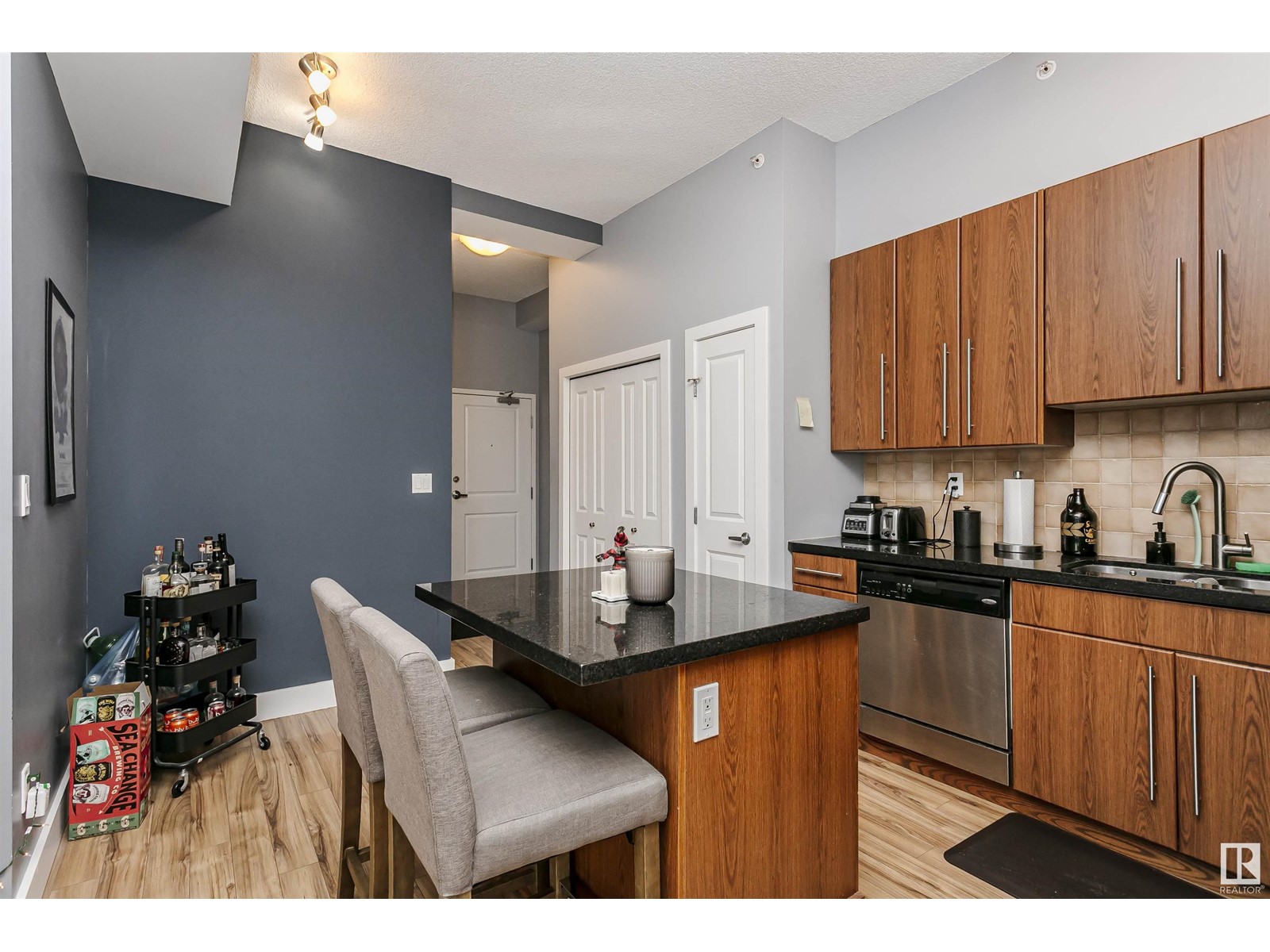 #1203 9819 104 St Nw, Edmonton, Alberta  T5K 0Y8 - Photo 3 - E4416314