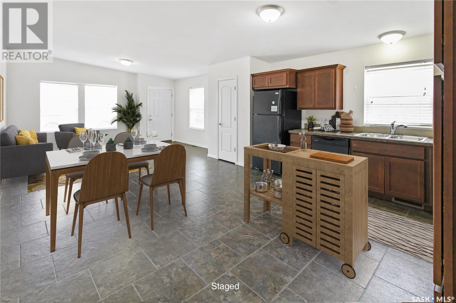 B 8470 Howard Avenue, Gull Lake, Saskatchewan  S0N 1A0 - Photo 4 - SK990834