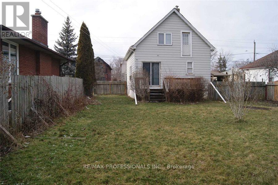 Property at 900 FOURTH STREET image 2