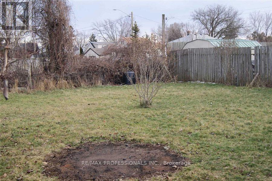 Property at 900 FOURTH STREET image 4