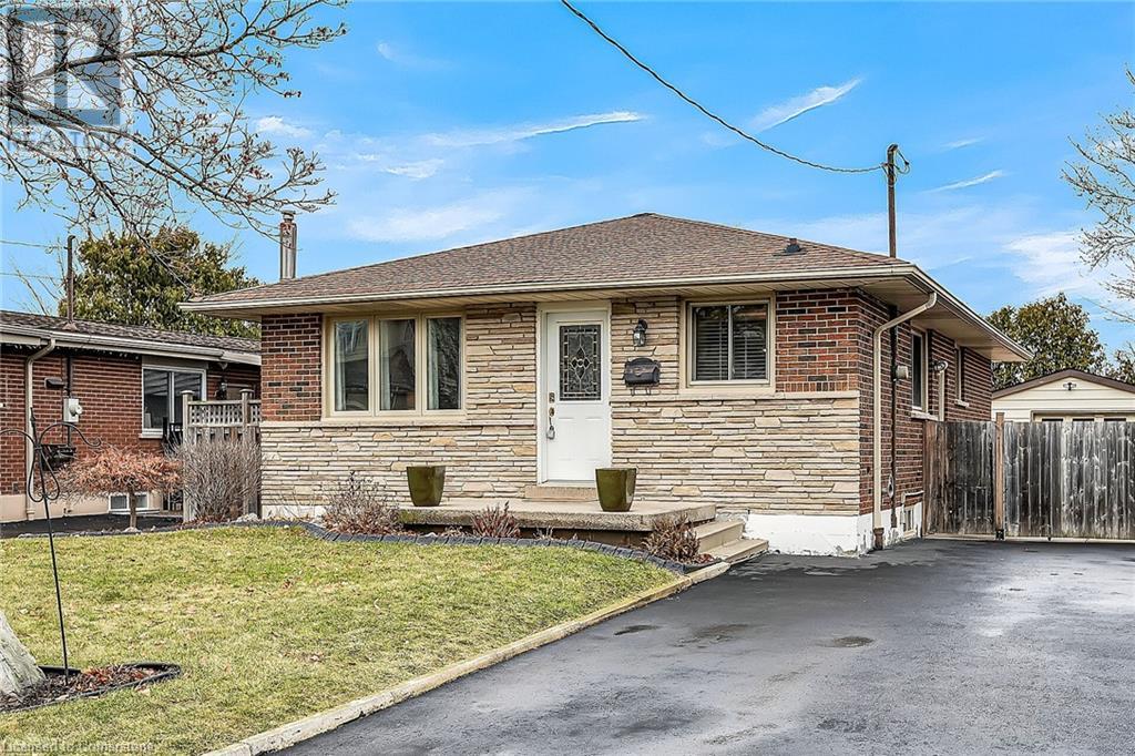 253 THORNER Drive, Hamilton, Ontario