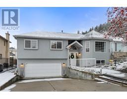 487 Glen Pine Court North Glenmore, Kelowna, Ca