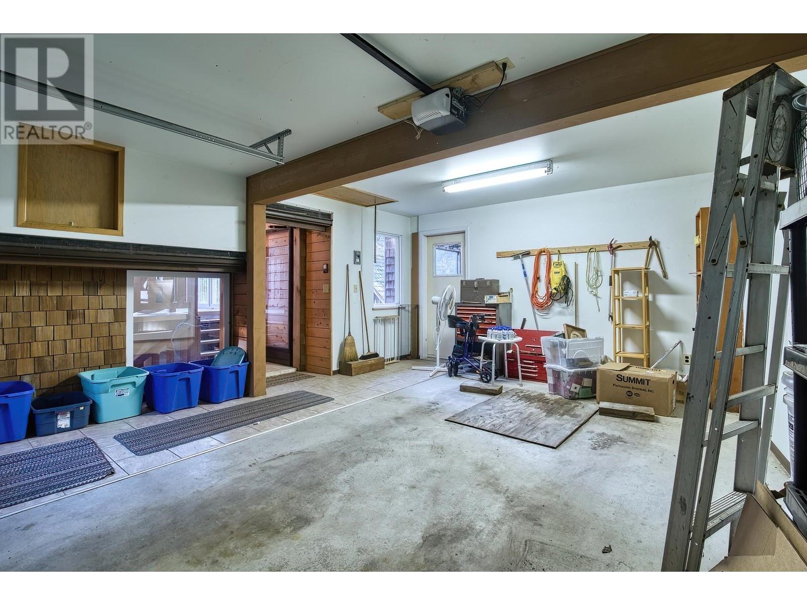1390 Gower Point Road, Gibsons, British Columbia  V0N 1V3 - Photo 18 - R2950211