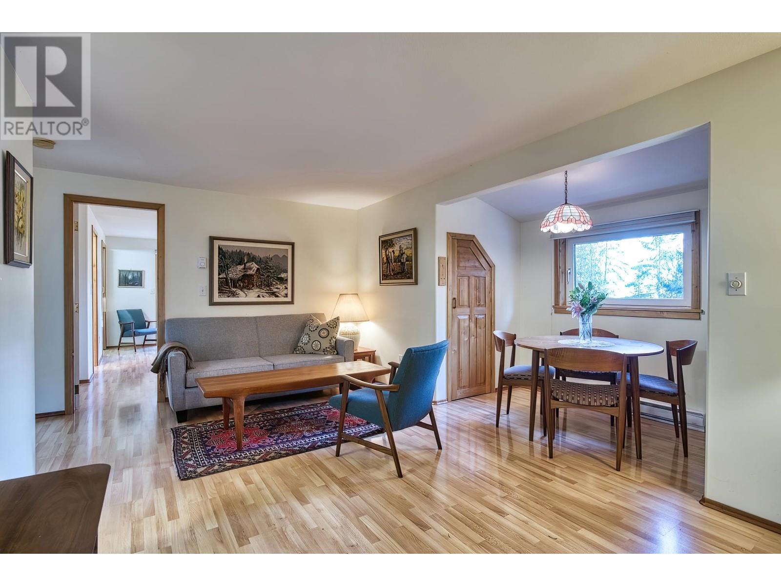 1390 Gower Point Road, Gibsons, British Columbia  V0N 1V3 - Photo 13 - R2950211