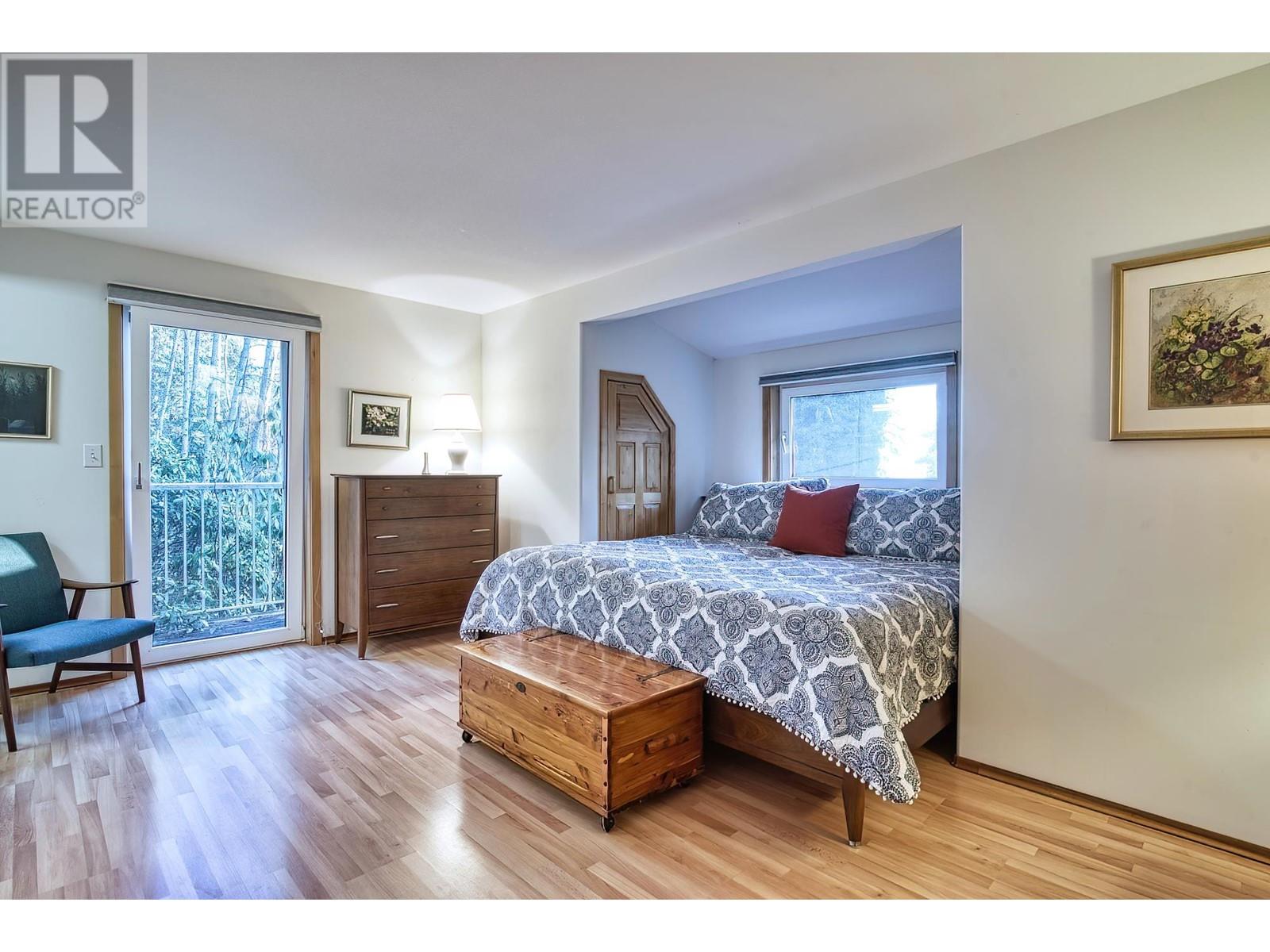 1390 Gower Point Road, Gibsons, British Columbia  V0N 1V3 - Photo 9 - R2950211