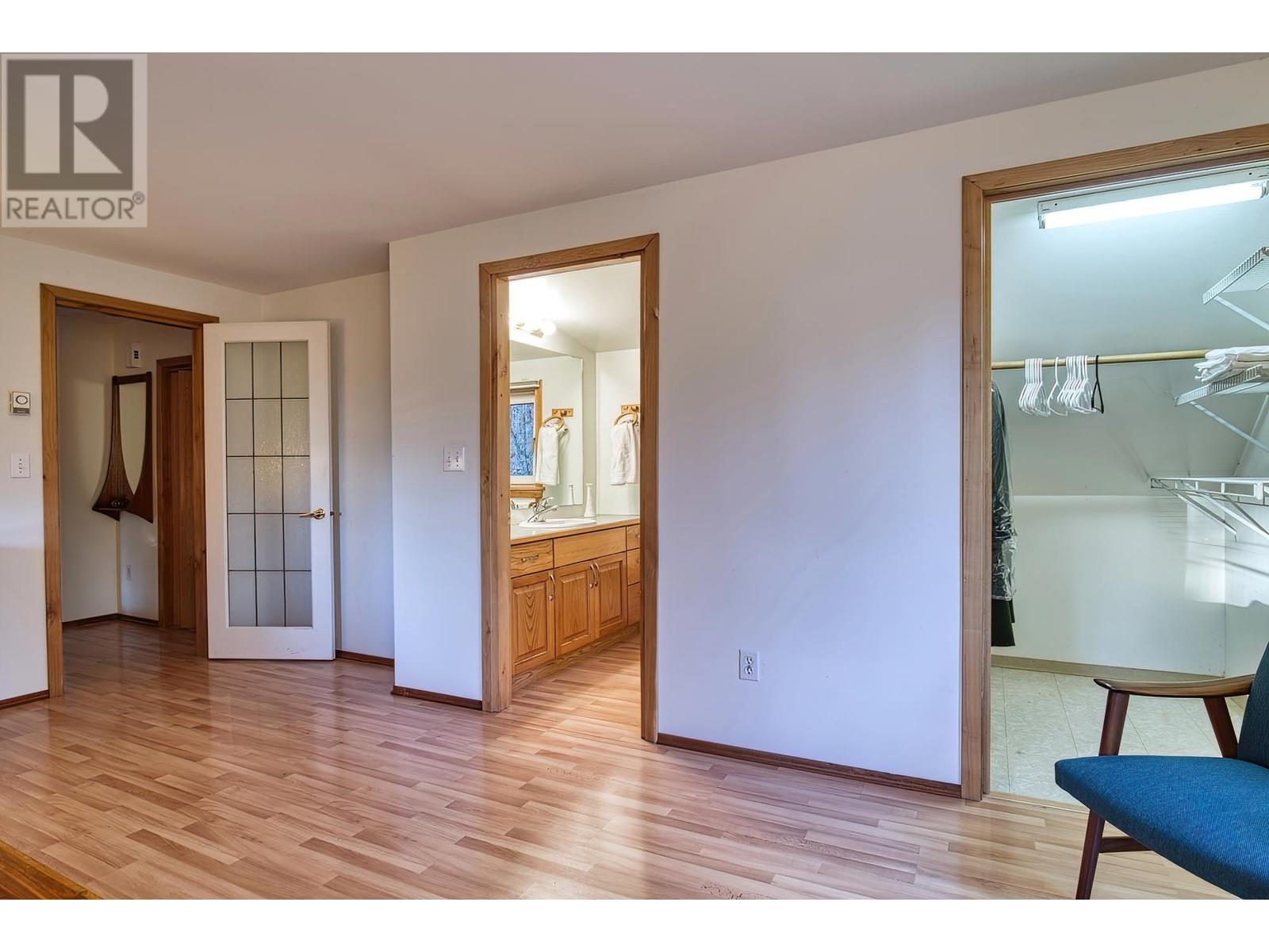 1390 Gower Point Road, Gibsons, British Columbia  V0N 1V3 - Photo 6 - R2950211
