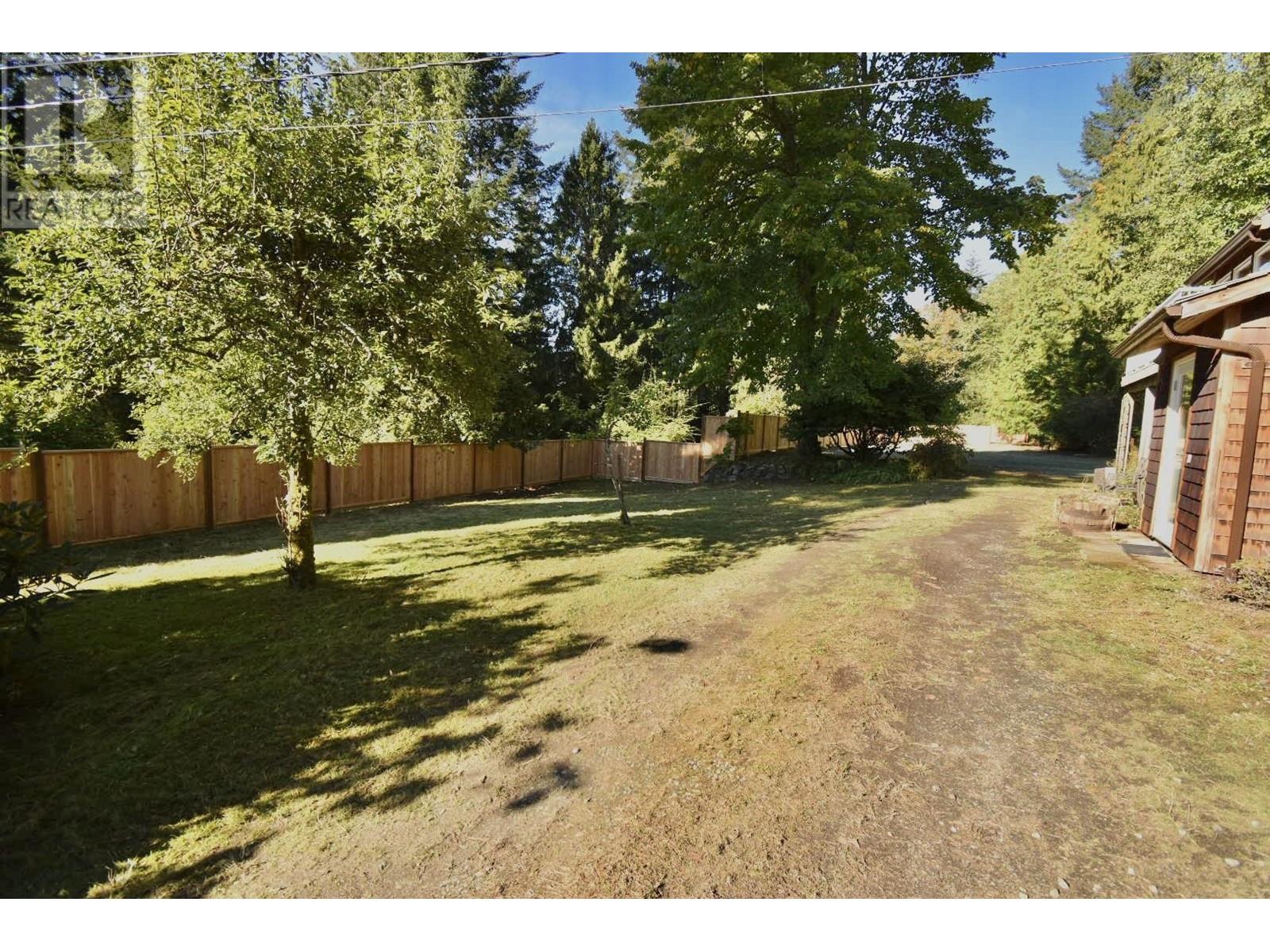 1390 Gower Point Road, Gibsons, British Columbia  V0N 1V3 - Photo 30 - R2950211
