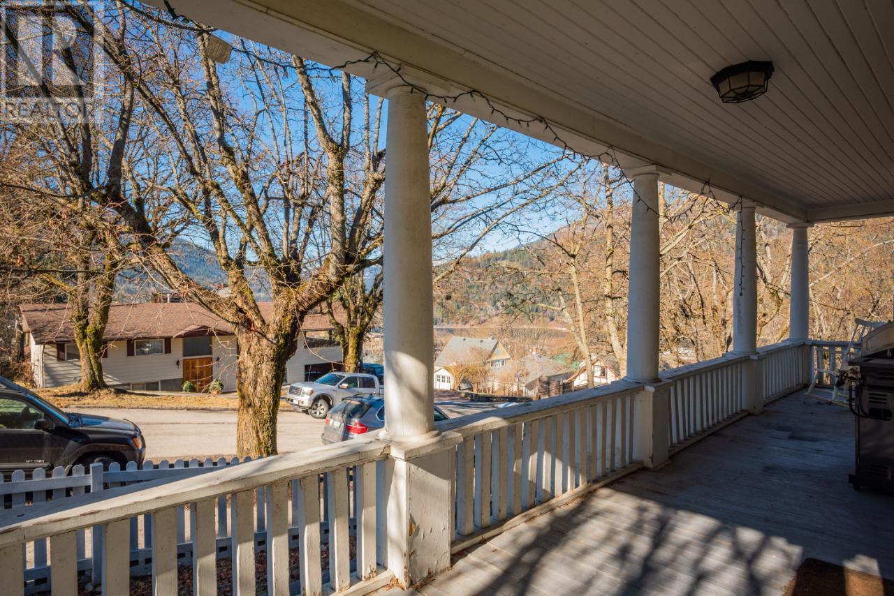 723 Hendryx Street, Nelson, British Columbia  V1L 2B1 - Photo 17 - 10330571