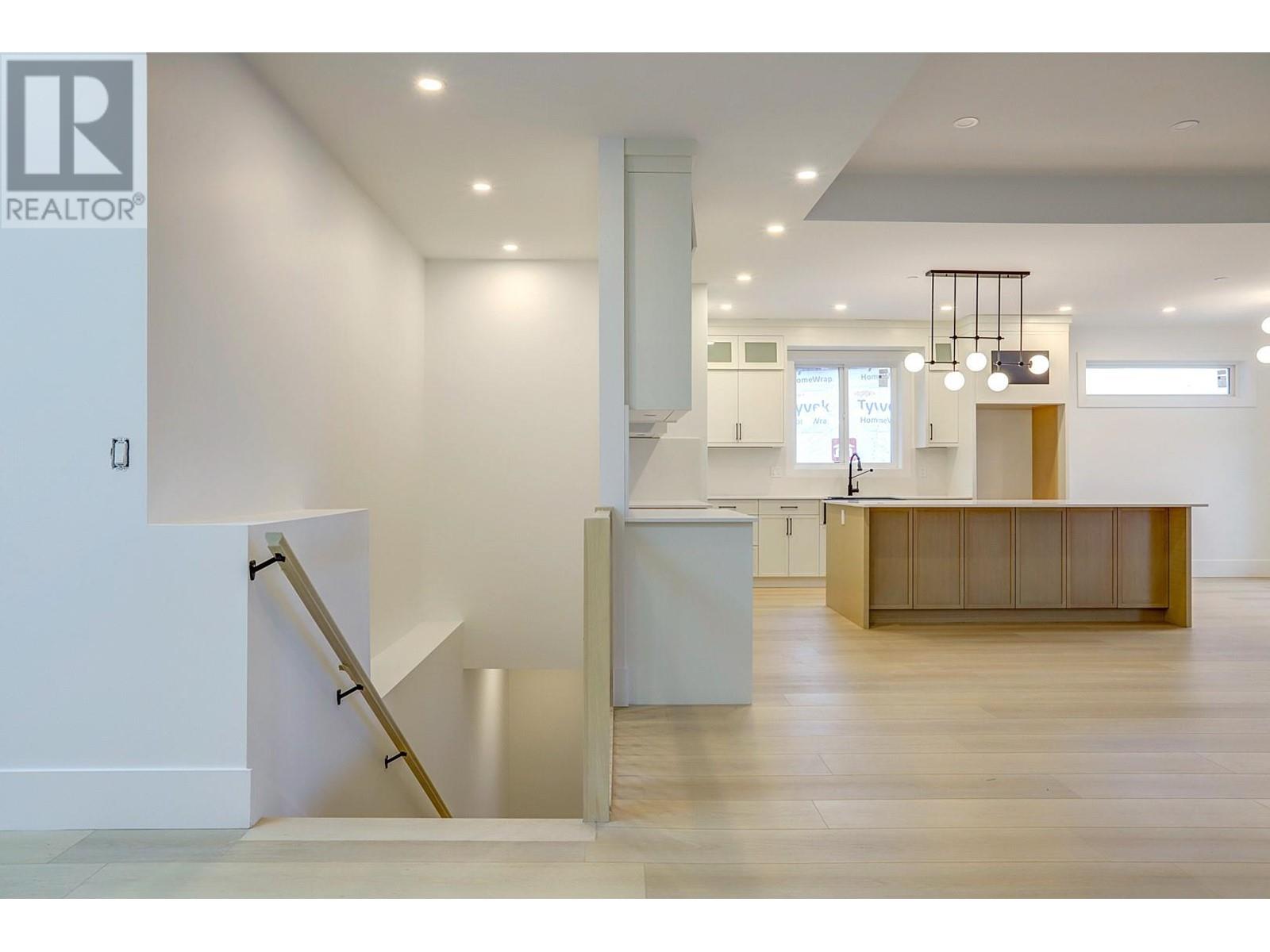 8928 Tavistock Road, Vernon, British Columbia  V1H 2L4 - Photo 8 - 10330084