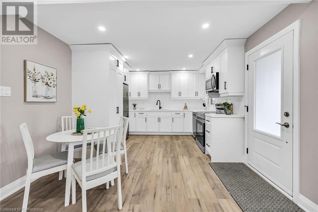 147 Allenby Avenue, Hamilton, Ontario  L9A 2T8 - Photo 4 - 40684869