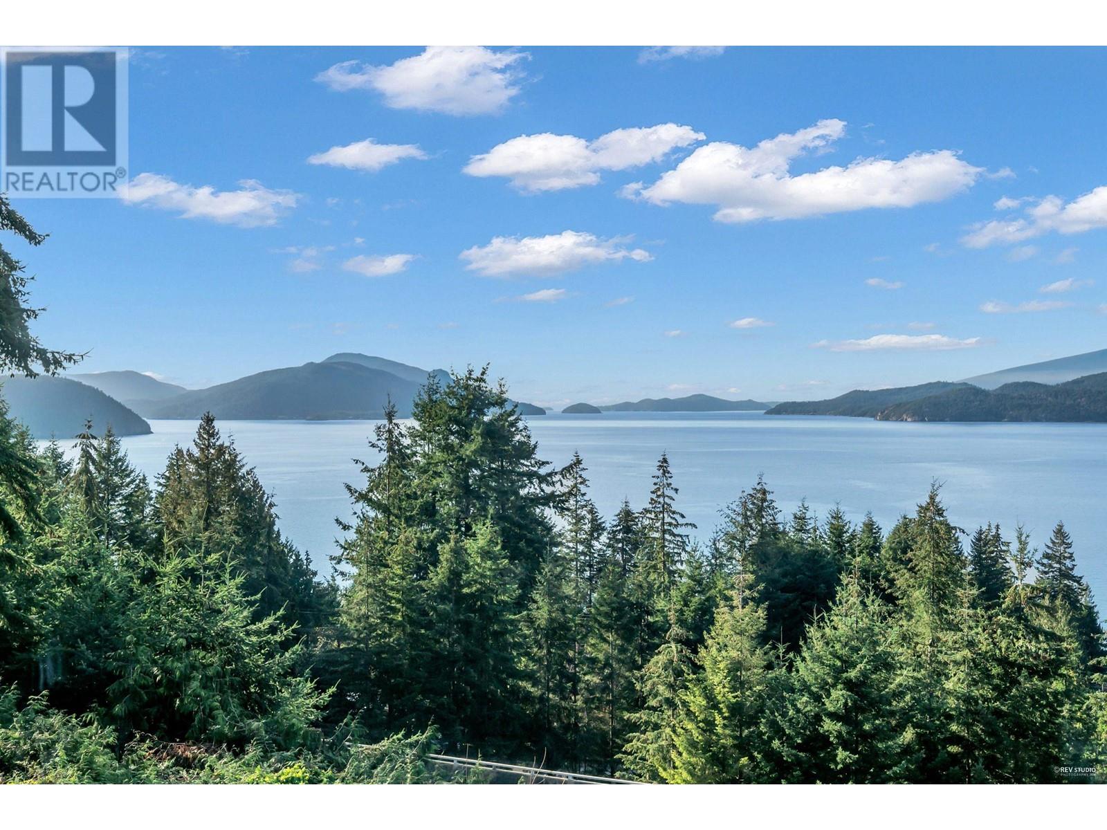 432 CROSSCREEK ROAD, Lions Bay, British Columbia