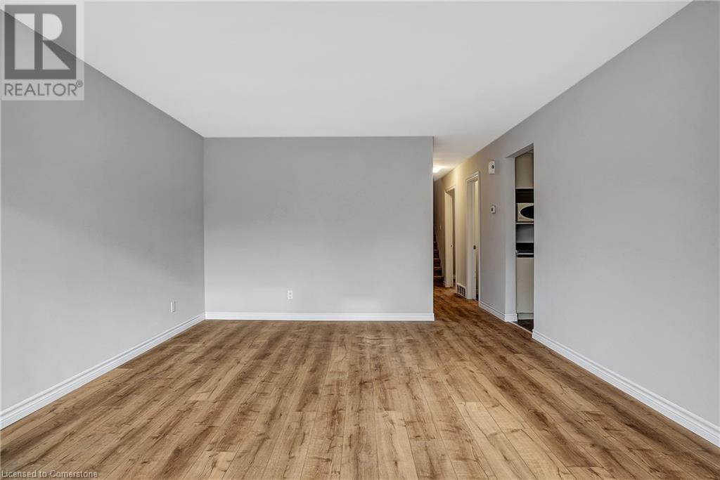 24 Crombie StreetCambridge, Ontario  N1S 1Y4 - Photo 4 - 40685619