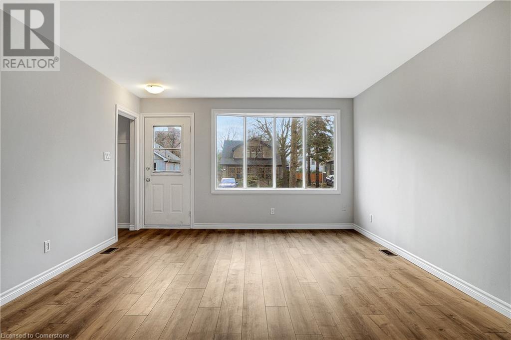 24 Crombie StreetCambridge, Ontario  N1S 1Y4 - Photo 5 - 40685619