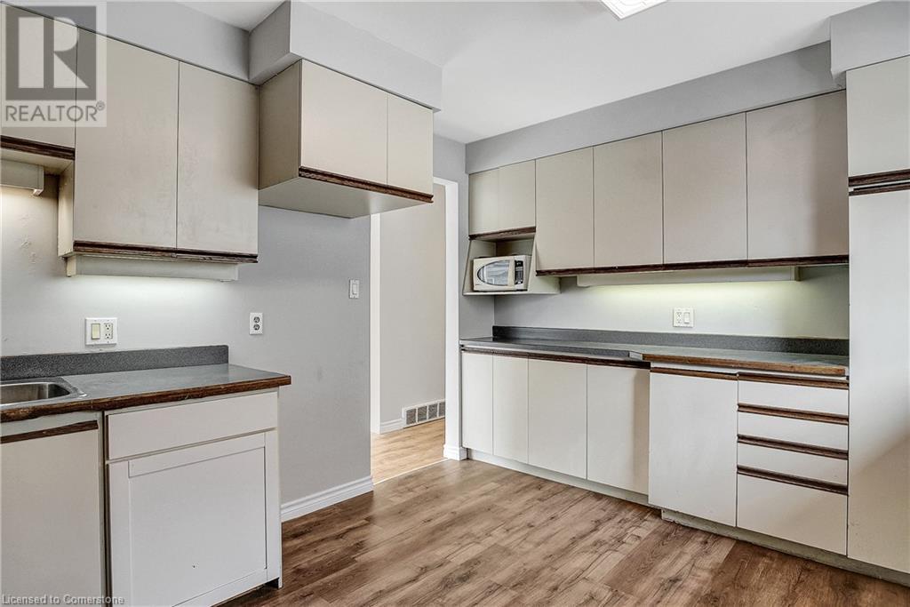 24 Crombie StreetCambridge, Ontario  N1S 1Y4 - Photo 7 - 40685619