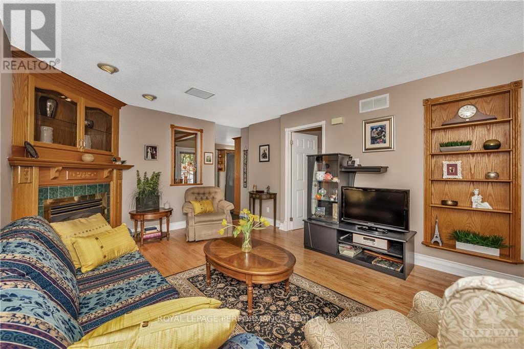1694 Toulouse Crescent, Ottawa, Ontario  K1C 6K3 - Photo 6 - X9520912