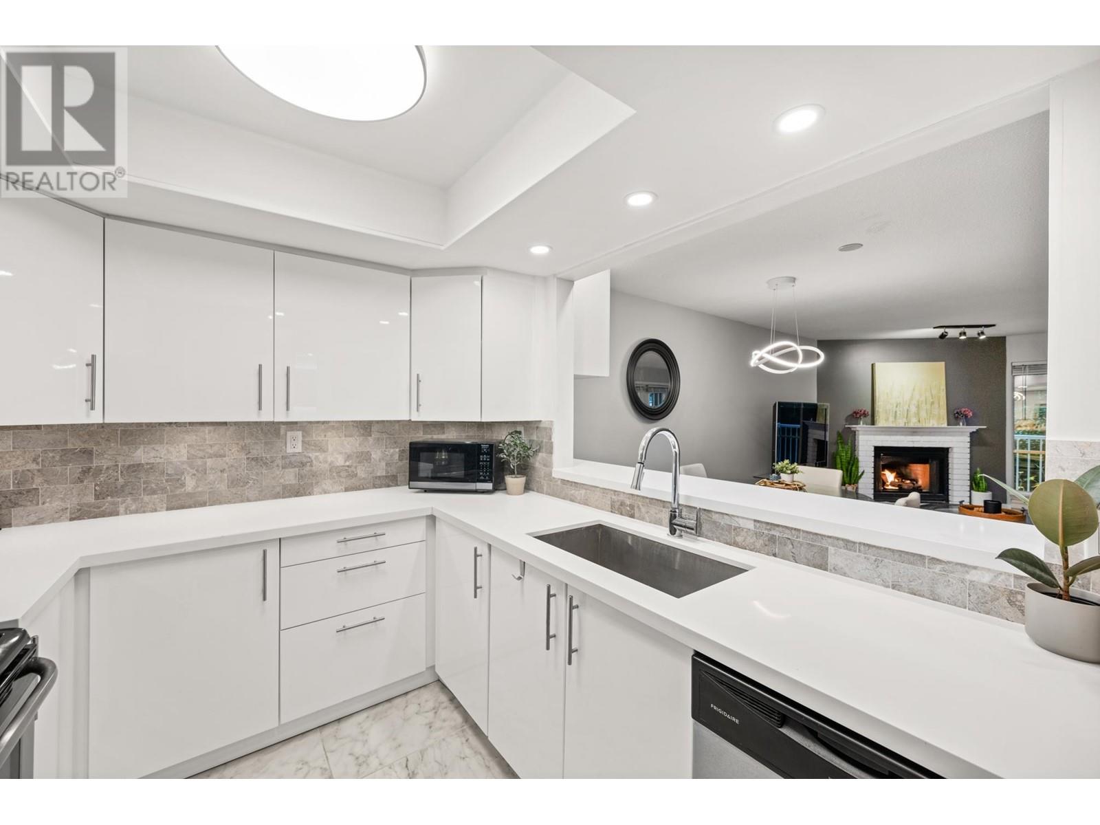 108 1441 Garden Place, Delta, British Columbia V4M 3Z2 - Photo 1 - R2951009