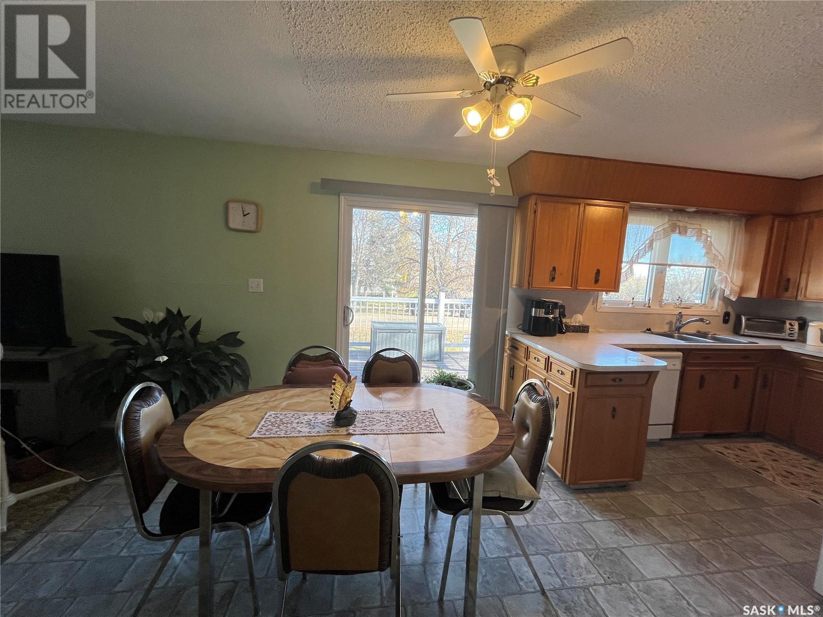 500 Reed Street, Morse, Saskatchewan  S0H 3C0 - Photo 3 - SK990851