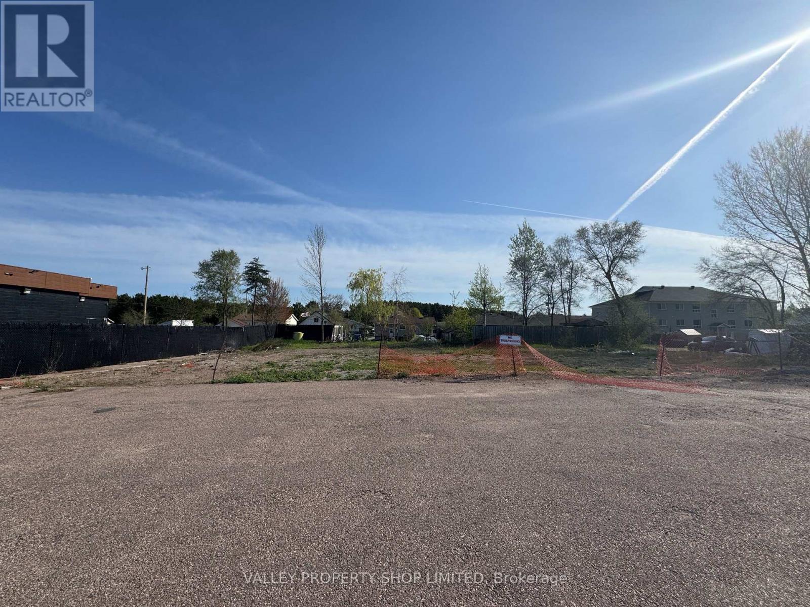 3197 PETAWAWA BOULEVARD, Petawawa, Ontario