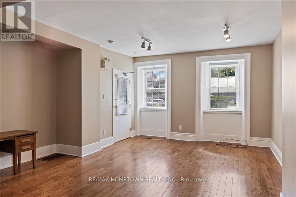 35 Perth Street, Brockville, Ontario  K6V 5C3 - Photo 3 - X9515650