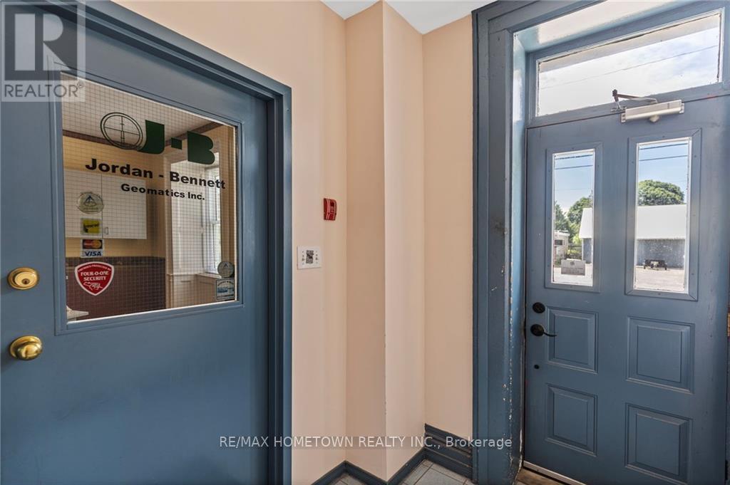 33 Perth Street, Brockville, Ontario  K6V 5C3 - Photo 2 - X9515692