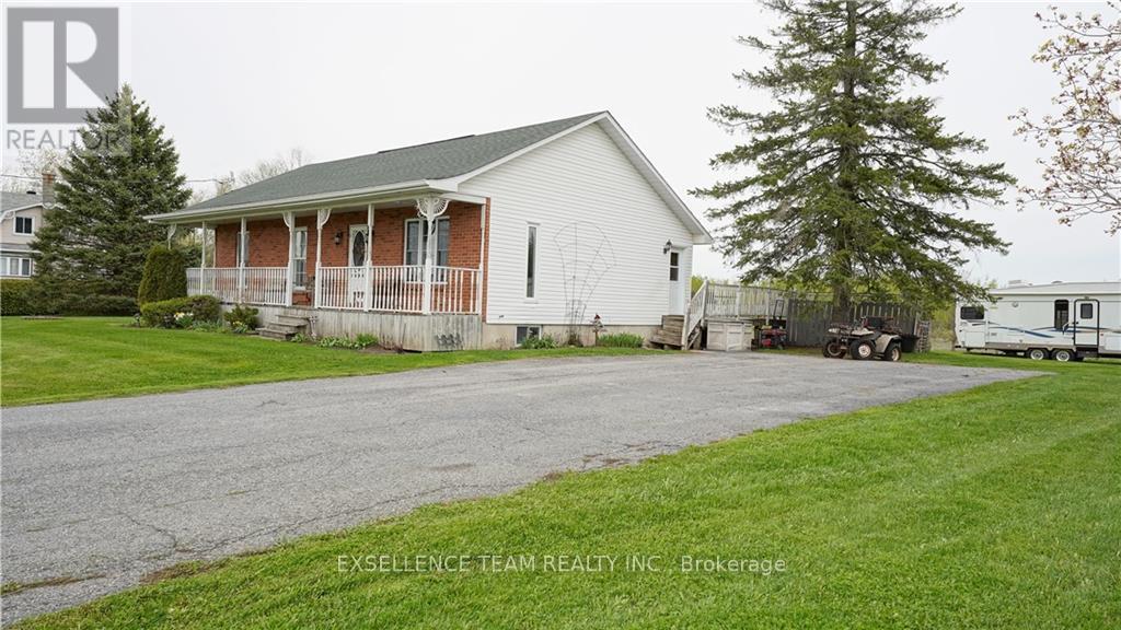 19100 Kenyon Conc Rd 7 Road, North Glengarry, Ontario  K0C 1A0 - Photo 4 - X9502535