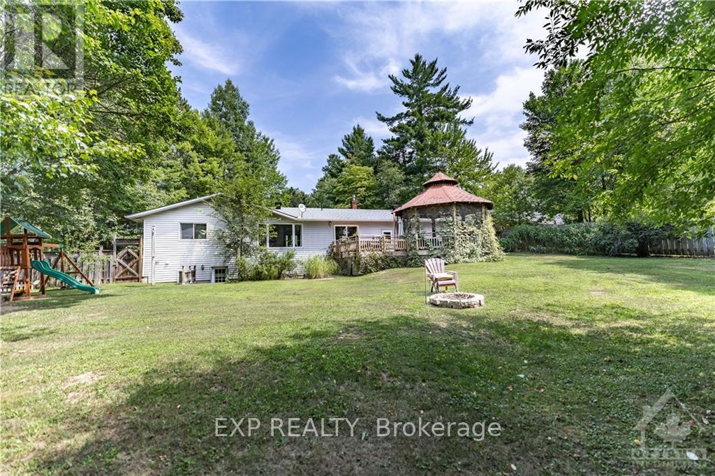 14 HERITAGE DRIVE Petawawa