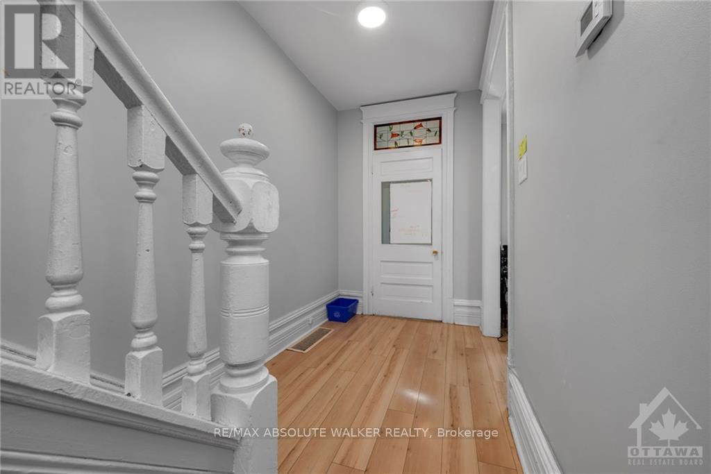 141 Primrose Avenue, Ottawa, Ontario  K1R 6M4 - Photo 3 - X9523213