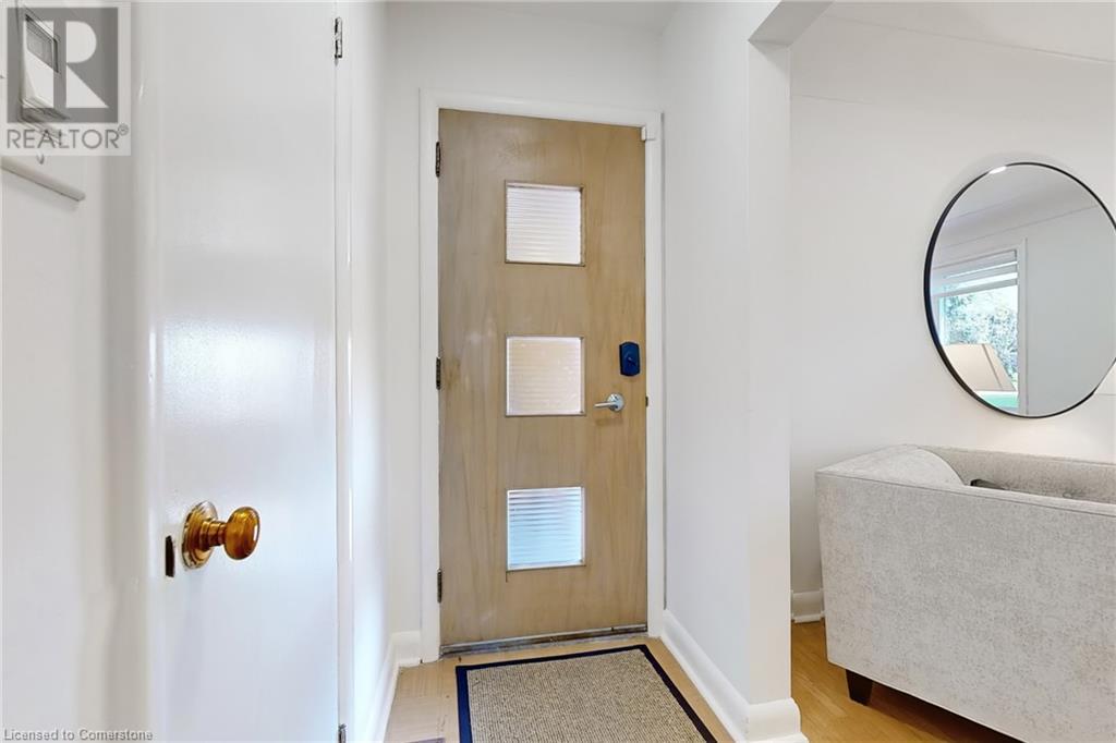 697 George Street, Burlington, Ontario  L7R 2V8 - Photo 4 - 40678340