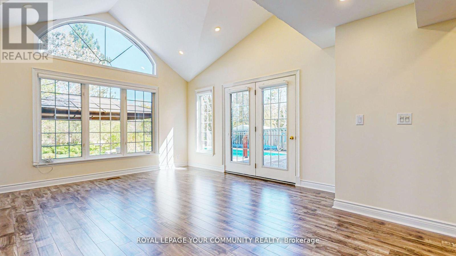70 Shannon Road, East Gwillimbury, Ontario  L0G 1M0 - Photo 4 - N11896996