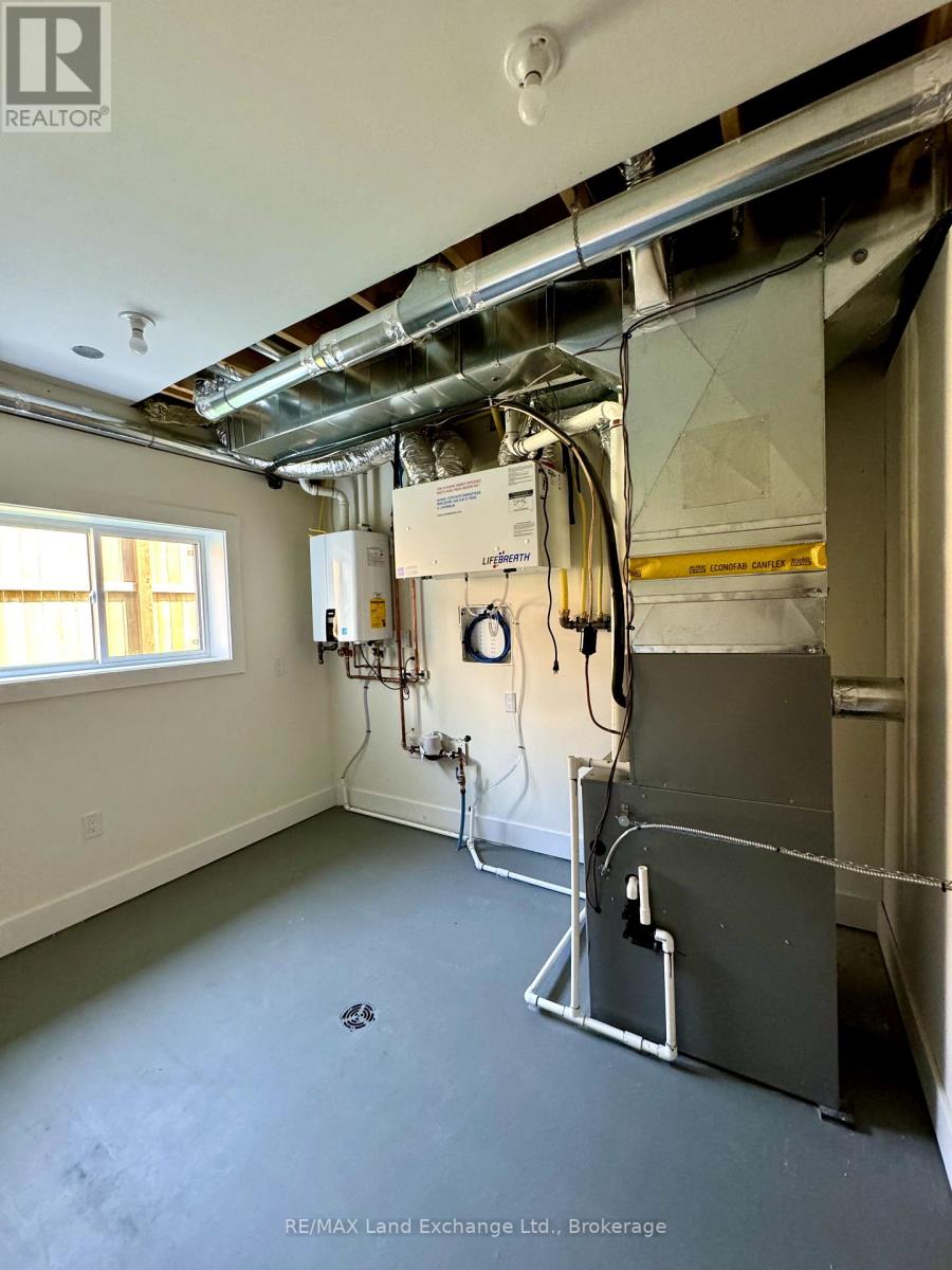 427 Ridge Street, Saugeen Shores, Ontario  N0H 2C3 - Photo 13 - X11895437