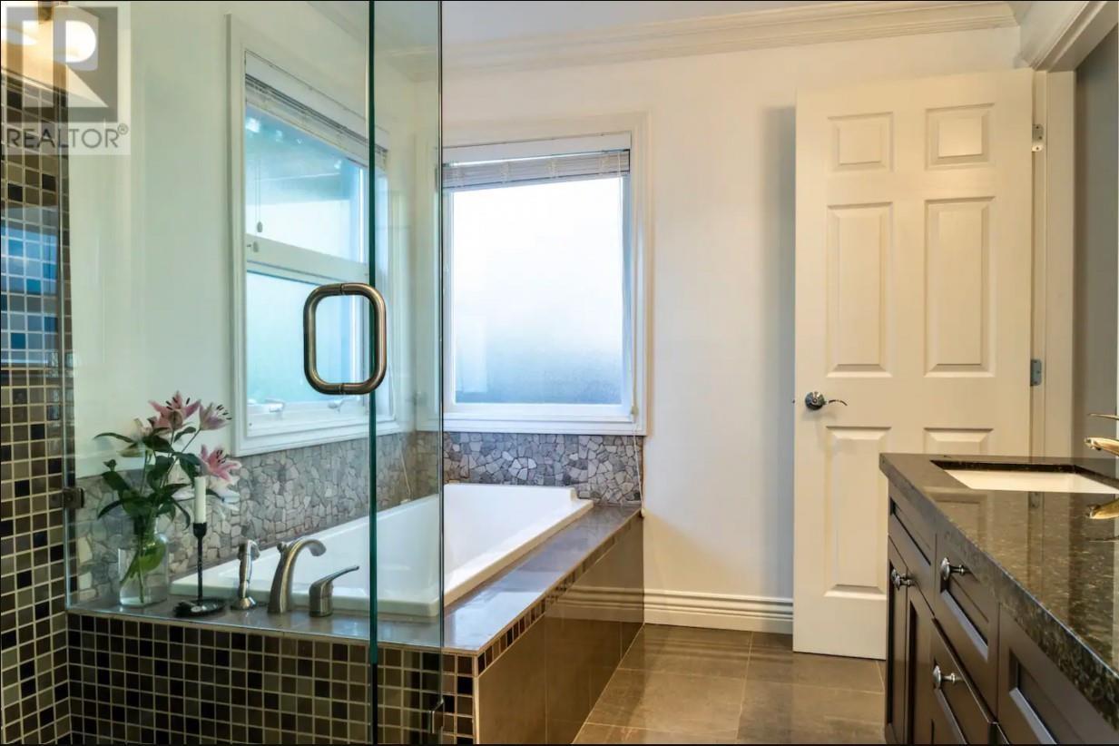 Top Levels 4725 Strathcona Road, North Vancouver, British Columbia  V7G 1G9 - Photo 13 - R2951060