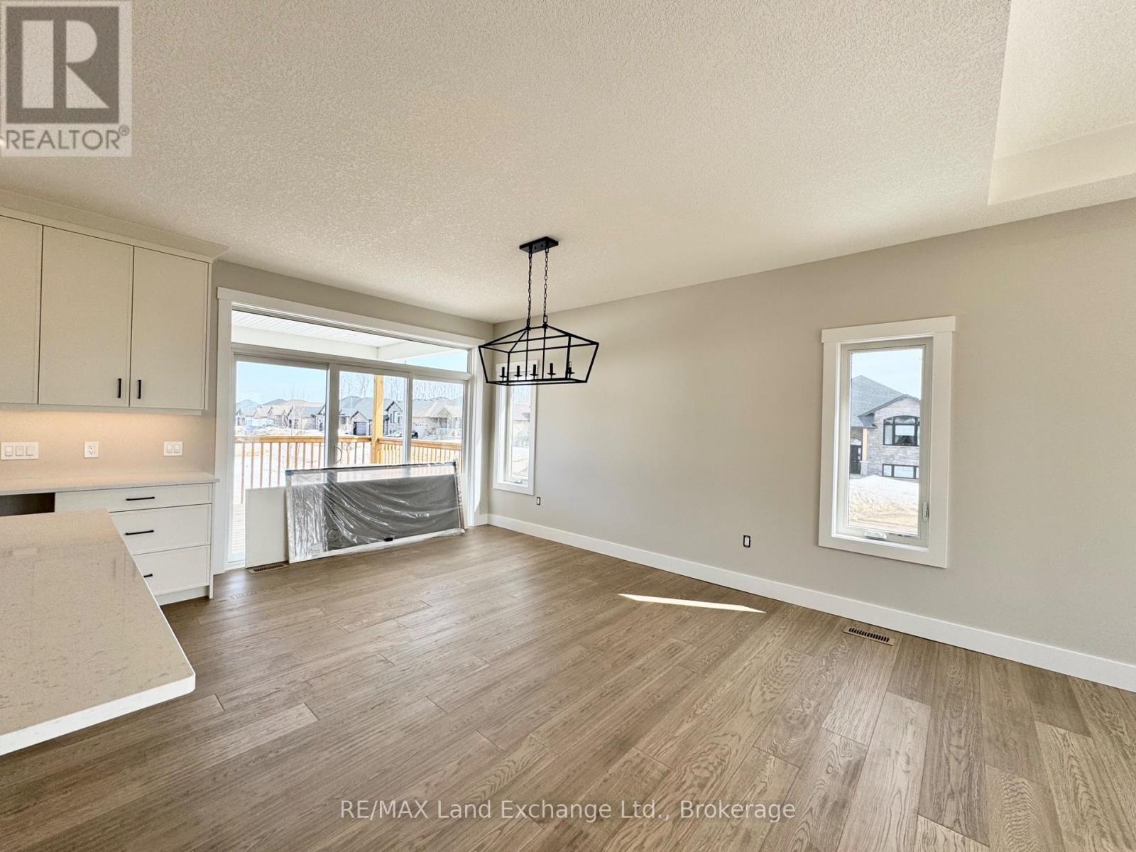 399 Amanda's Way, Saugeen Shores, Ontario  N0H 2C3 - Photo 3 - X11895150