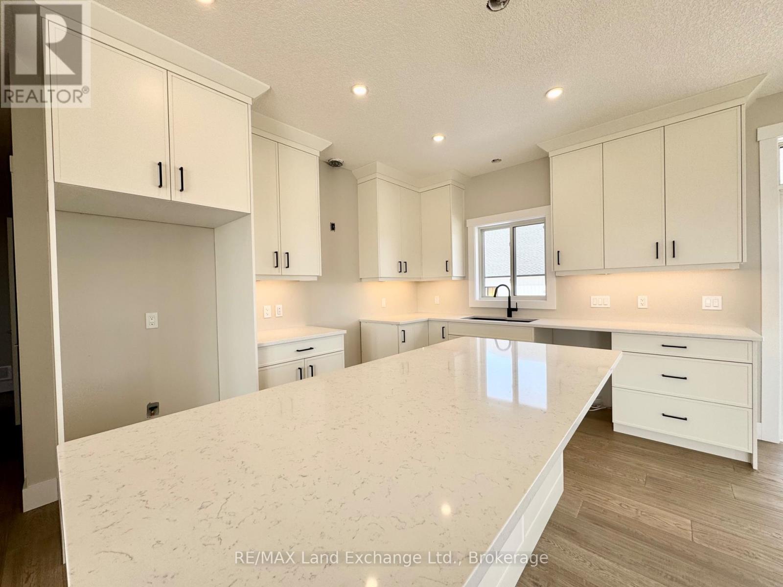 399 Amanda's Way, Saugeen Shores, Ontario  N0H 2C3 - Photo 4 - X11895150