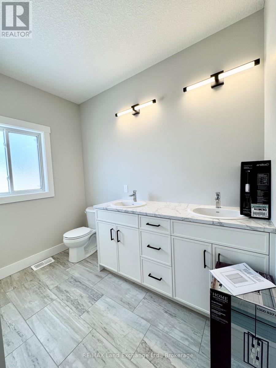 399 Amanda's Way, Saugeen Shores, Ontario  N0H 2C3 - Photo 9 - X11895150