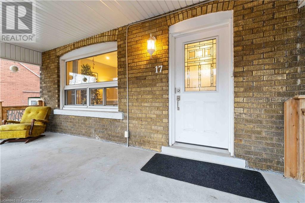 17 Spadina Avenue S, Hamilton, Ontario  L8M 2W8 - Photo 3 - 40685517