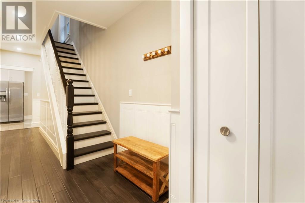 17 Spadina Avenue S, Hamilton, Ontario  L8M 2W8 - Photo 5 - 40685517