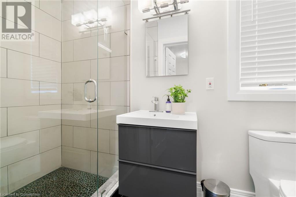 16 Coxwell Avenue, Toronto, Ontario  M4L 3A7 - Photo 14 - 40678756