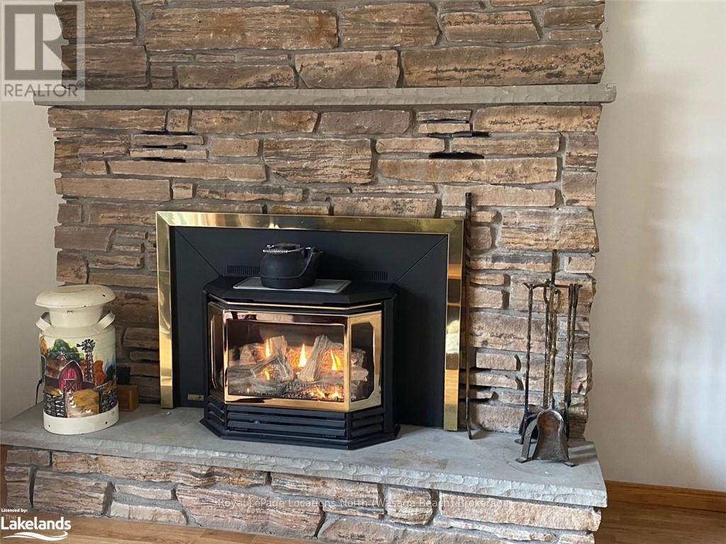 221 John Street, Clearview, Ontario  L0M 1S0 - Photo 12 - S10439640