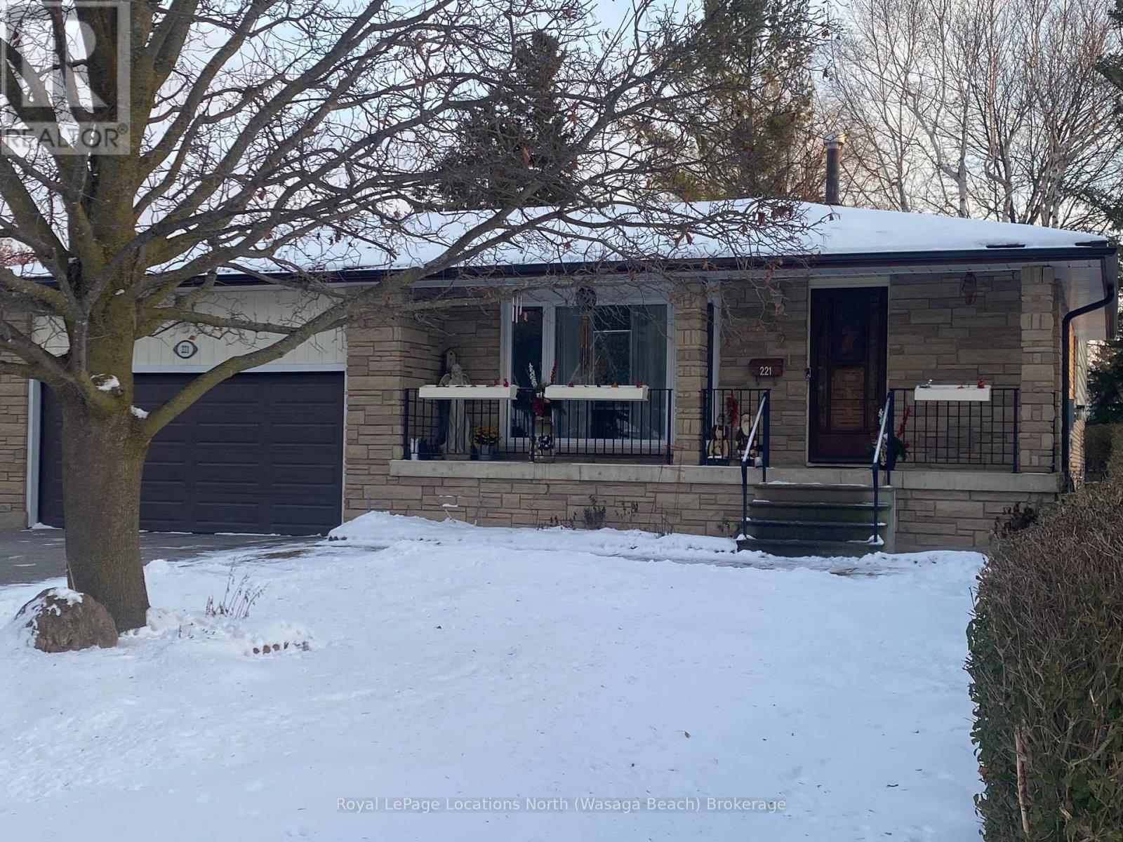 221 John Street, Clearview, Ontario  L0M 1S0 - Photo 2 - S10439640