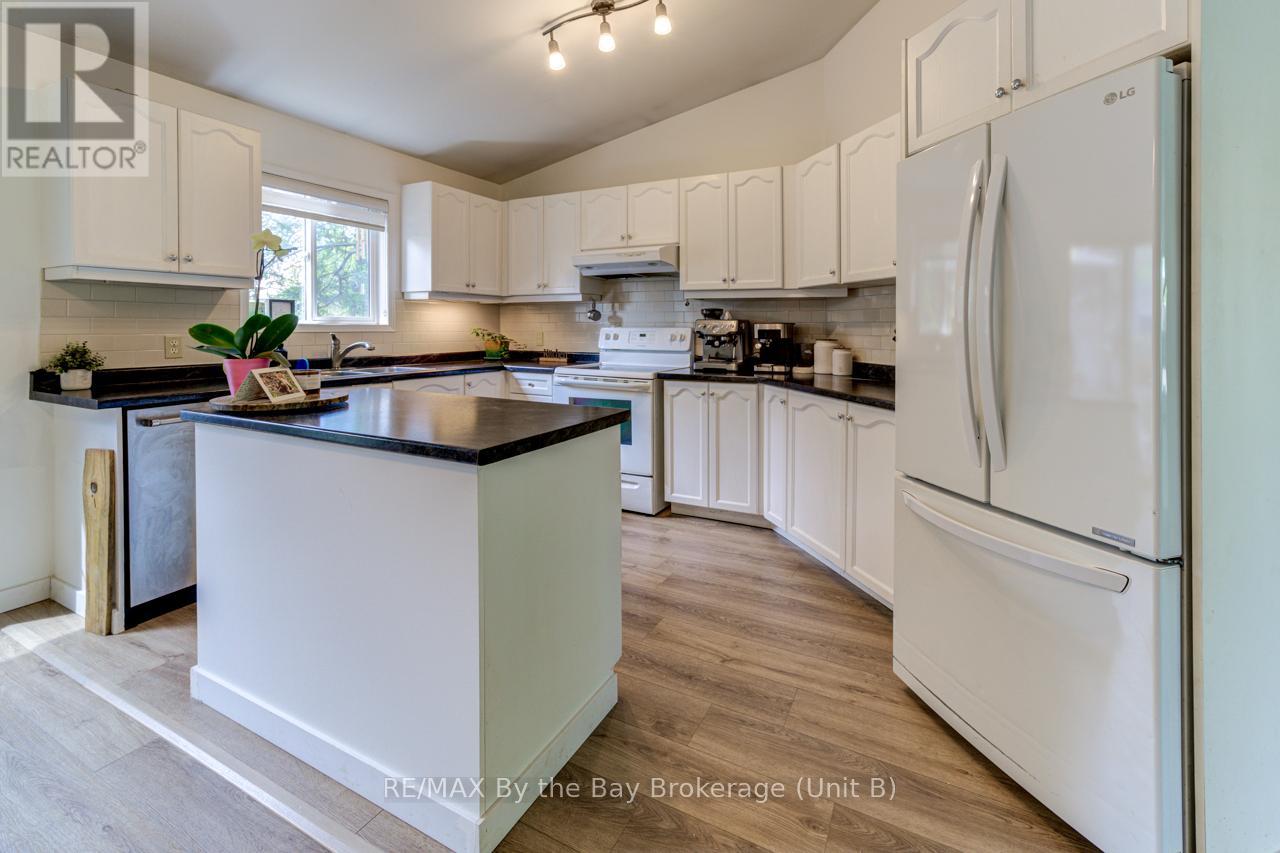 309 Balsam Street, Collingwood, Ontario  L9Y 5B9 - Photo 12 - S10438074