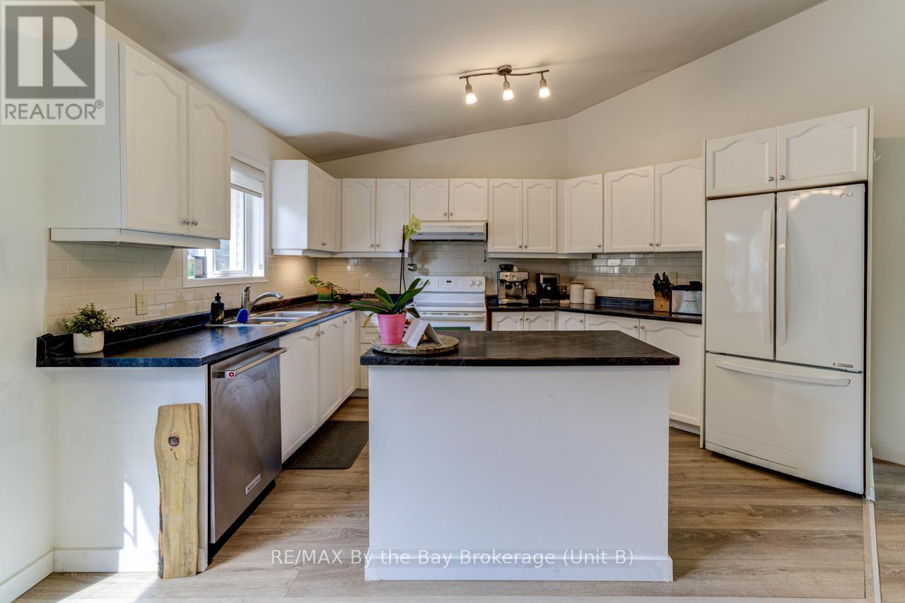 309 Balsam Street, Collingwood, Ontario  L9Y 5B9 - Photo 13 - S10438074