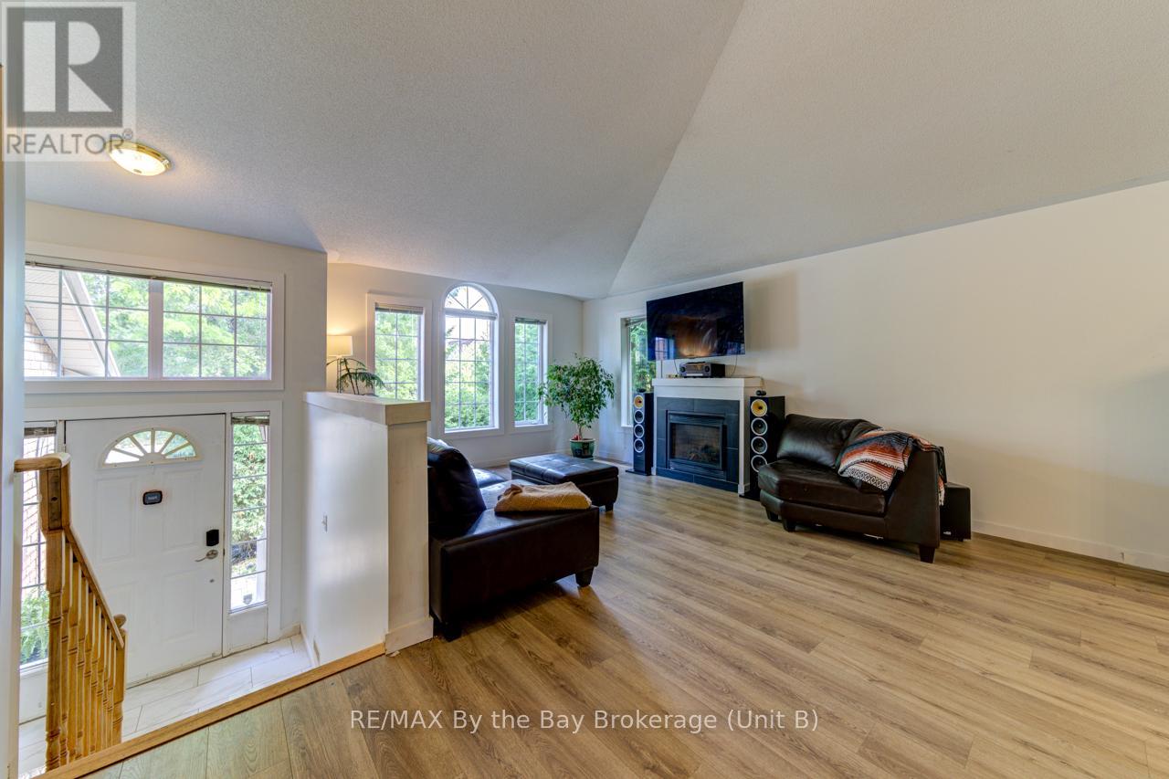 309 Balsam Street, Collingwood, Ontario  L9Y 5B9 - Photo 6 - S10438074