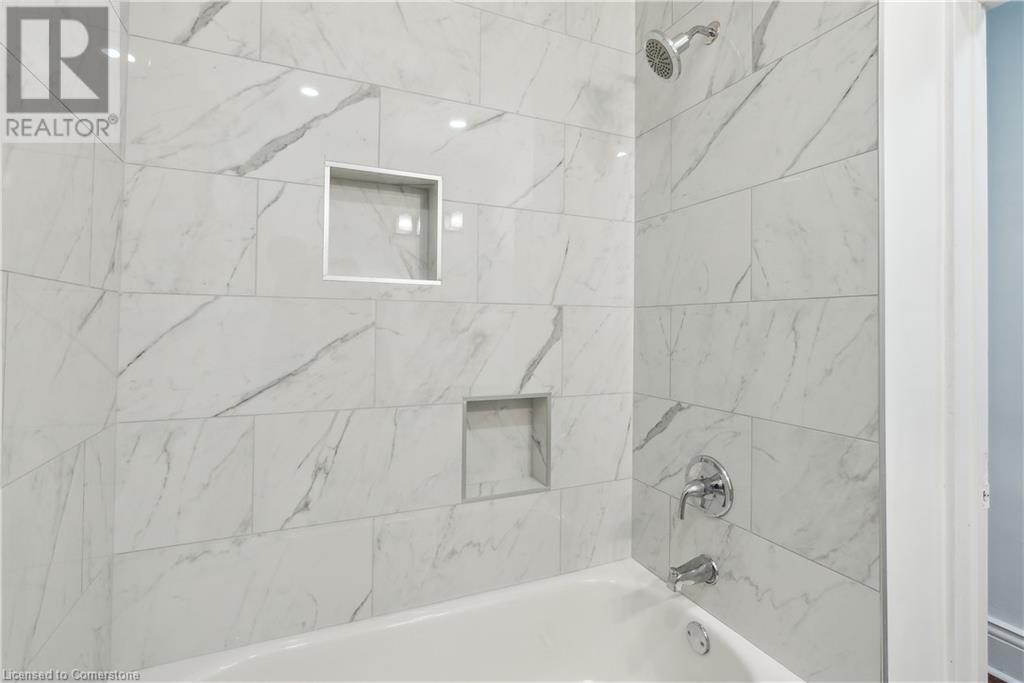28 Connaught Avenue N, Hamilton, Ontario  L8L 6Y7 - Photo 13 - 40685295